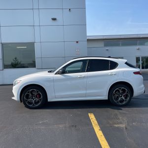 2022 ALFA Romeo STELVIO VELOCE — фото 3