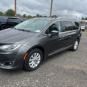 صورة 2 لـ 2019 Chrysler PACIFICA TOURING L