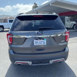 FORD EXPLORER XLT - 7