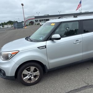 صورة 2 لـ 2017 KIA SOUL BASE