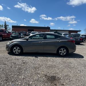 HYUNDAI ELANTRA SE - 3