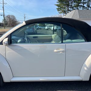 VOLKSWAGEN NEW BEETLE CONVERTIBLE SE - 4