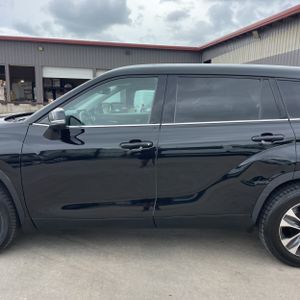 صورة 4 لـ 2020 Toyota HIGHLANDER XLE