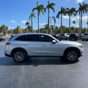 MERCEDES-BENZ GLC - 10