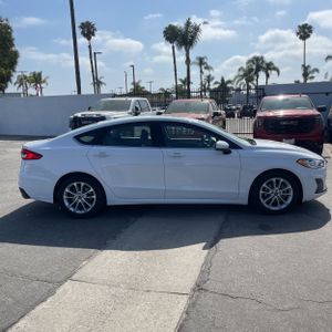 FORD FUSION SE - 10
