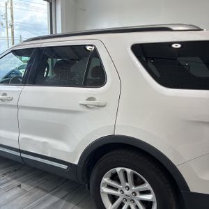 2017 FORD EXPLORER XLT 照片 5