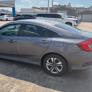 2018 Honda CIVIC LX photo 6
