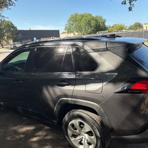 2021 Toyota RAV4 LE 照片 6