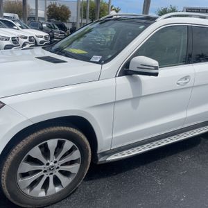 MERCEDES-BENZ GLS - 2