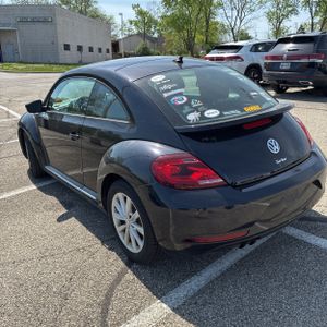 VOLKSWAGEN BEETLE 2.0T S WITH STYLE AND COMFORT - 5