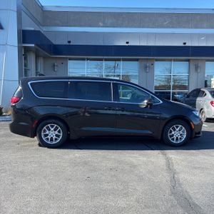 CHRYSLER PACIFICA TOURING L - 10