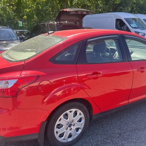 FORD FOCUS SE - 9