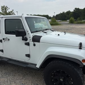 صورة مصغرة 13 لـ 2015 JEEP WRANGLER UNLIMITED SAHARA