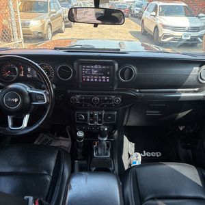 صورة 35 لـ 2018 JEEP WRANGLER UNLIMITED SAHARA
