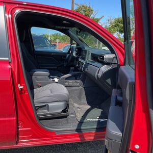 صورة مصغرة 33 لـ 2025 Toyota TACOMA SR5