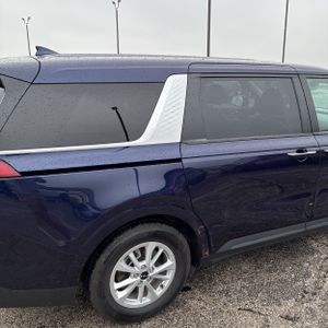 KIA CARNIVAL LX - 9
