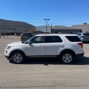FORD EXPLORER XLT - 3