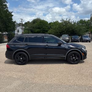 VOLKSWAGEN TIGUAN SEL R-LINE JET-BLACK - 10