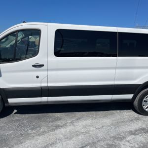 FORD TRANSIT-350 PASSENGER V. XLT - 4