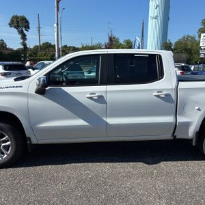 صورة 4 لـ 2023 Chevrolet SILVERADO 1500 LT