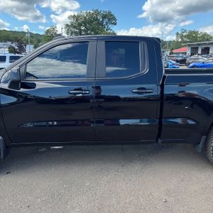 2020 Chevrolet SILVERADO 1500 RST 照片 4