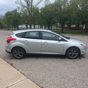 FORD FOCUS SE - 10