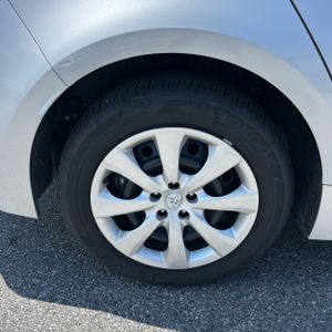 2026 Toyota COROLLA LE — миниатюра 19