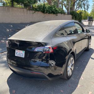TESLA MODEL Y LONG RANGE - 8