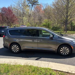 CHRYSLER PACIFICA HYBRID TOURING L - 10