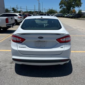 FORD FUSION SE - 7