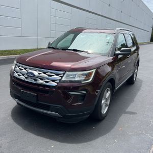 FORD EXPLORER XLT - 1