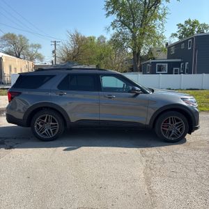 FORD EXPLORER ST-LINE - 10