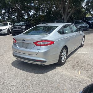 FORD FUSION SE - 8