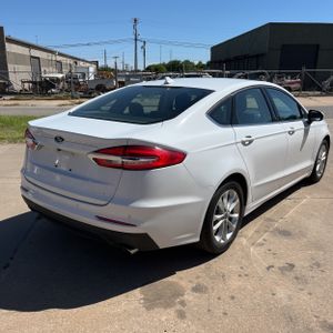 FORD FUSION SE - 8