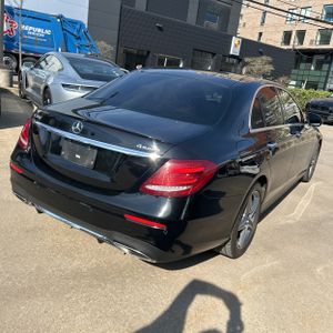 MERCEDES-BENZ E-CLASS - 8
