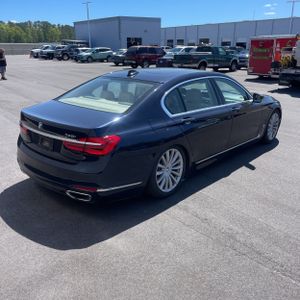 BMW 7 SERIES 740I - 8