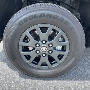 2025 Toyota 4RUNNER SR5 — миниатюра 17