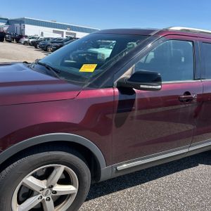 FORD EXPLORER XLT - 2