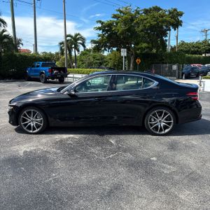 2025 Genesis G70 2.5T STANDARD photo 3