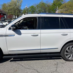 LINCOLN NAVIGATOR RESERVE - 4