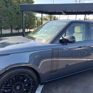 صورة 2 لـ 2025 LAND Rover RANGE ROVER P400 SE