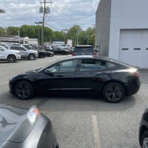 TESLA MODEL 3 BASE - 3