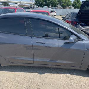TESLA MODEL 3 BASE - 10