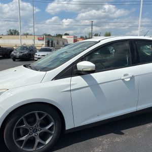 FORD FOCUS SE - 2