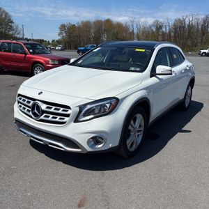 MERCEDES-BENZ GLA - 1