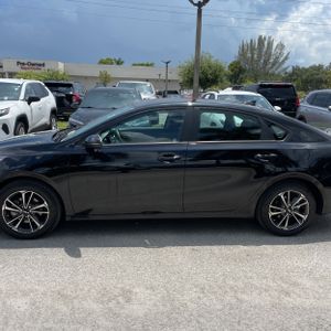 2024 KIA FORTE LXS 照片 3