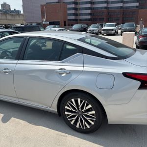 صورة 6 لـ 2024 Nissan ALTIMA 2.5 SV