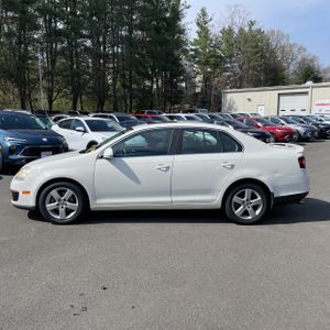 VOLKSWAGEN JETTA SE - 3