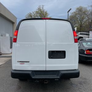 CHEVROLET EXPRESS 2500 - 7