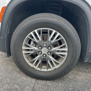 2024 Chevrolet TRAVERSE LS — миниатюра 17